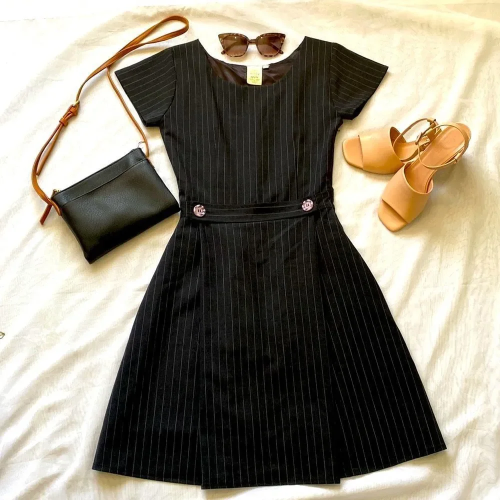 Black and white pinstripe dress - Picture 1 of 8